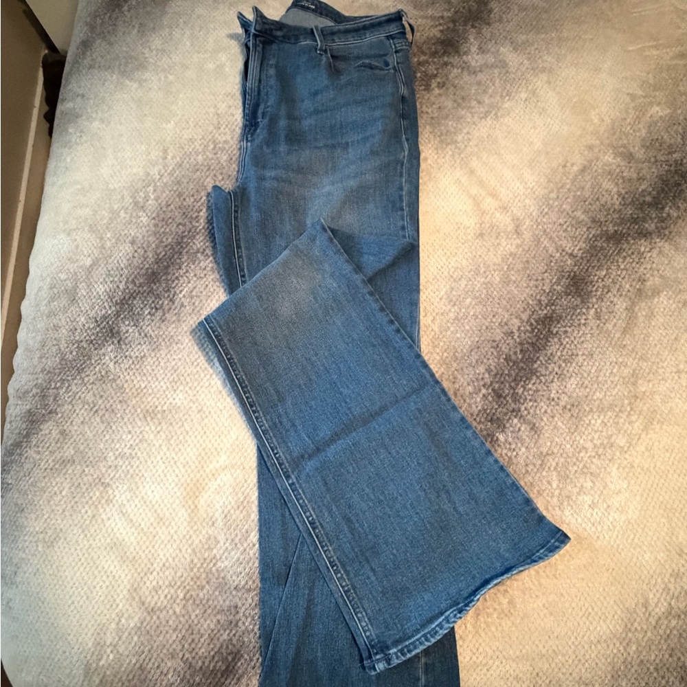 Old Navy Women's Flare Jeans in Blue